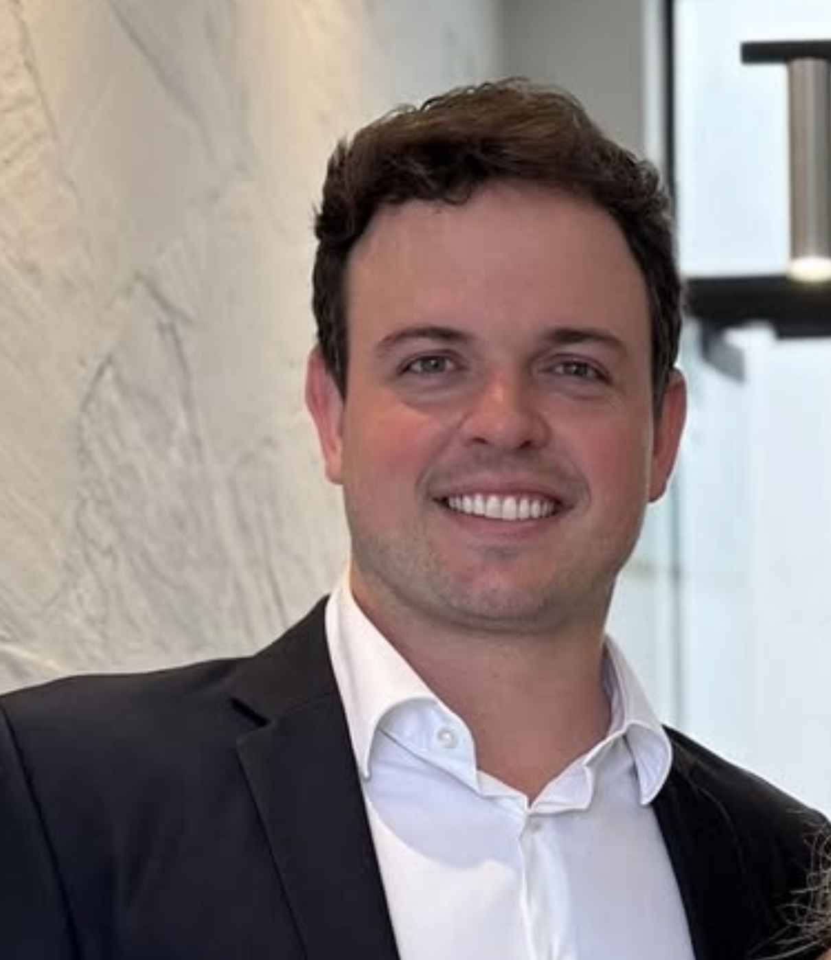 Dr. Márcio Rezende