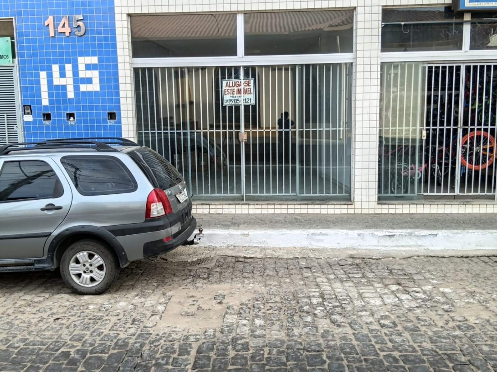 alugo uma laja no centro de itapecerica em frente ao mercado mineirinho  antigo termminal rodoviario