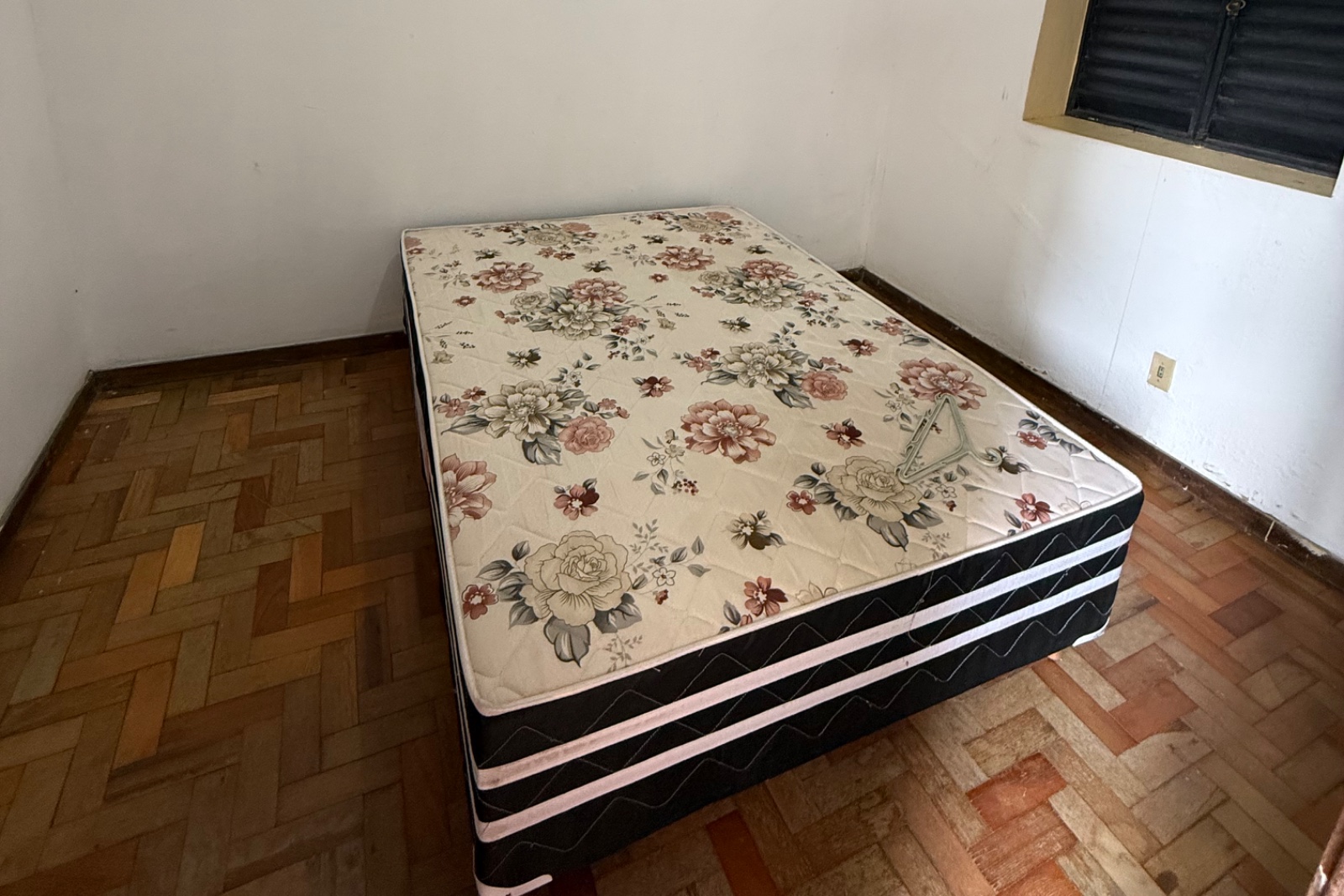 Quarto para festival de gastronomia há 50 metros do centro!